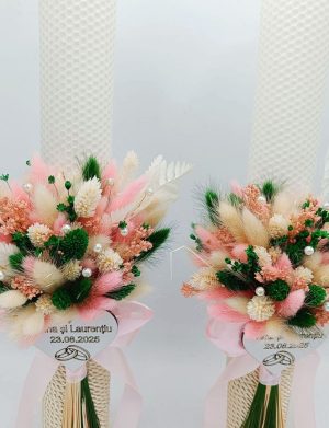 Lumânare Nuntă din ceară naturală decorată cu flori uscate, model personalizat – FEIS508001
