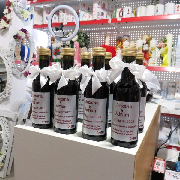 Marturie nuntă, Sticluță de Vin personalizată, fundiță albă - ILIF508017 - imagine 13