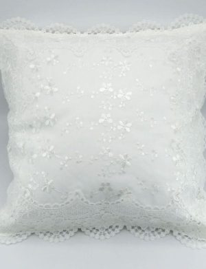 Pernă gătit mireasa, alb dantelat 42×38 cm – ILIF509001