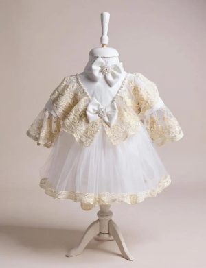 Rochiță botez fetiță +bentiță – culoare albă cu dantelă ivory – ILIF508032