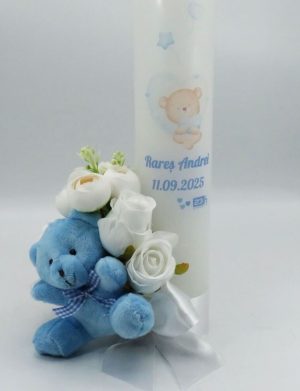 Lumânare botez băiețel decorată cu flori de mătase și jucărie, model Personalizat, Ursuleț – ILIF509009