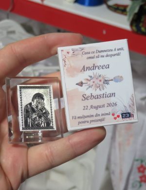 Mărturie nuntă, iconiță în cutie personalizată cu etichetă dublă, Boho – ILIF509011