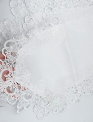 Prosop nuntă alb, model dantelat tip mileu, 180x40cm – ILIF509006
