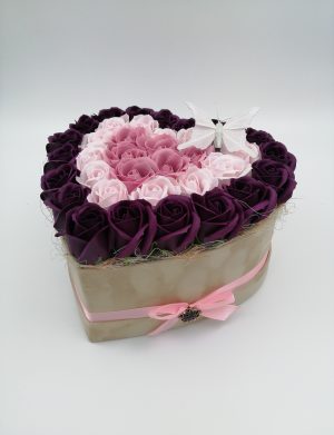Aranjament Dark Purple Heart, trandafiri de sapun roz si mov, cutie de catifea, DSPH1021