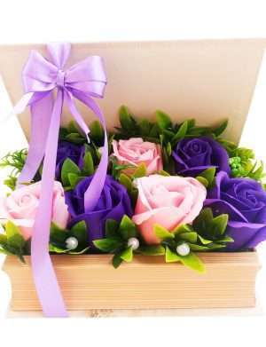 Flori de sapun in cutie tip carte – OMIS01270