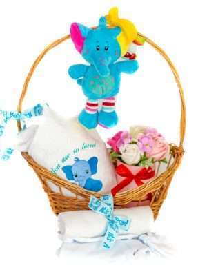 Set cadou bebelusi model Elefantel albastru, baietel, 7 piese cu prosop brodat – ILIF002