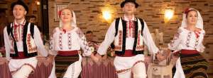 Dansatori la ceremonii "Trandafir'